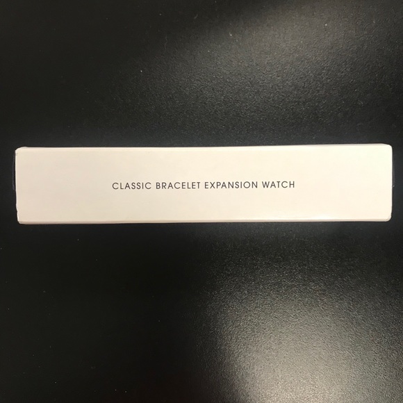 NWT Avon Silver Classic Bracelet Expansion Watch - Picture 5 of 6